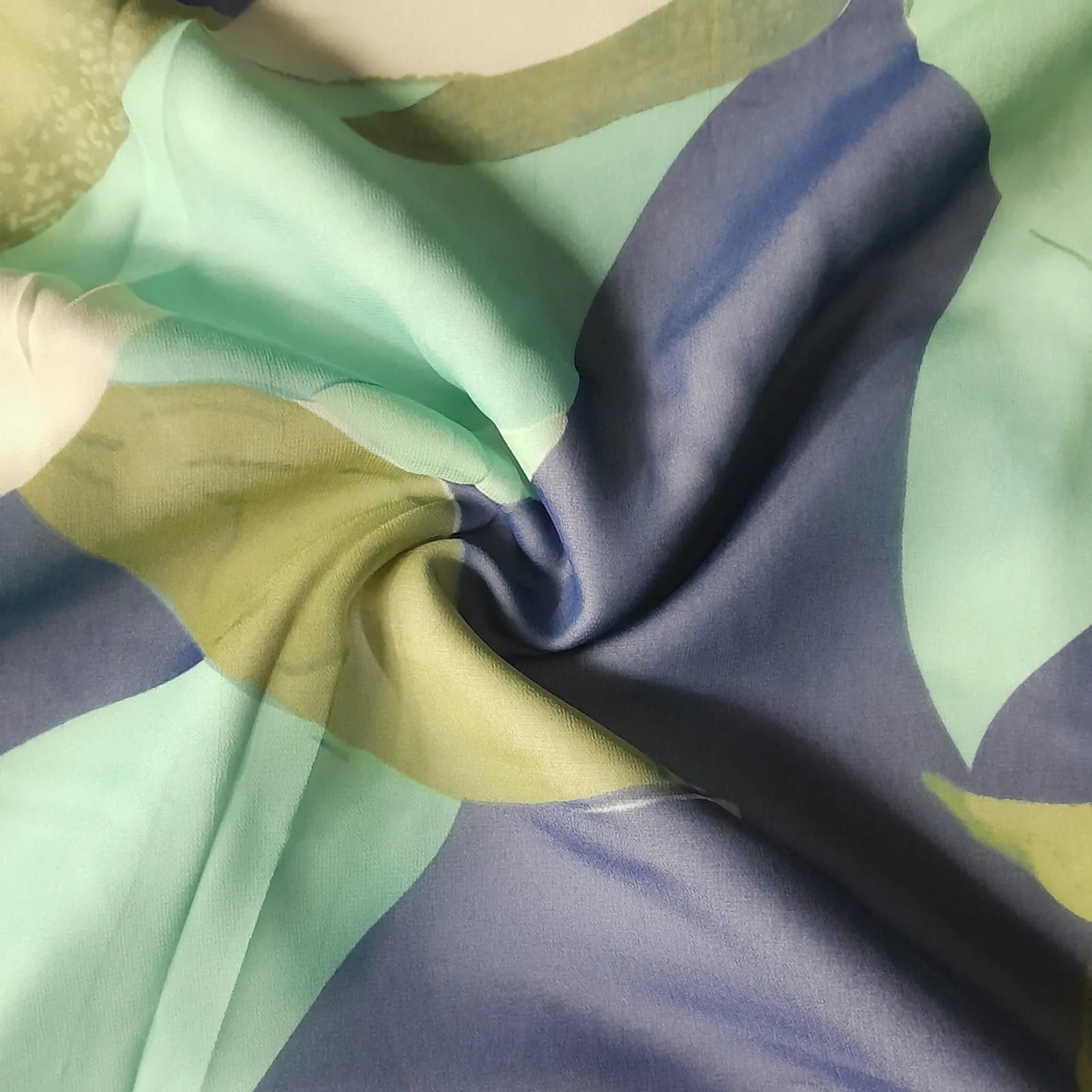 Digital Printed Floral Chiffon Fabric 150 cm