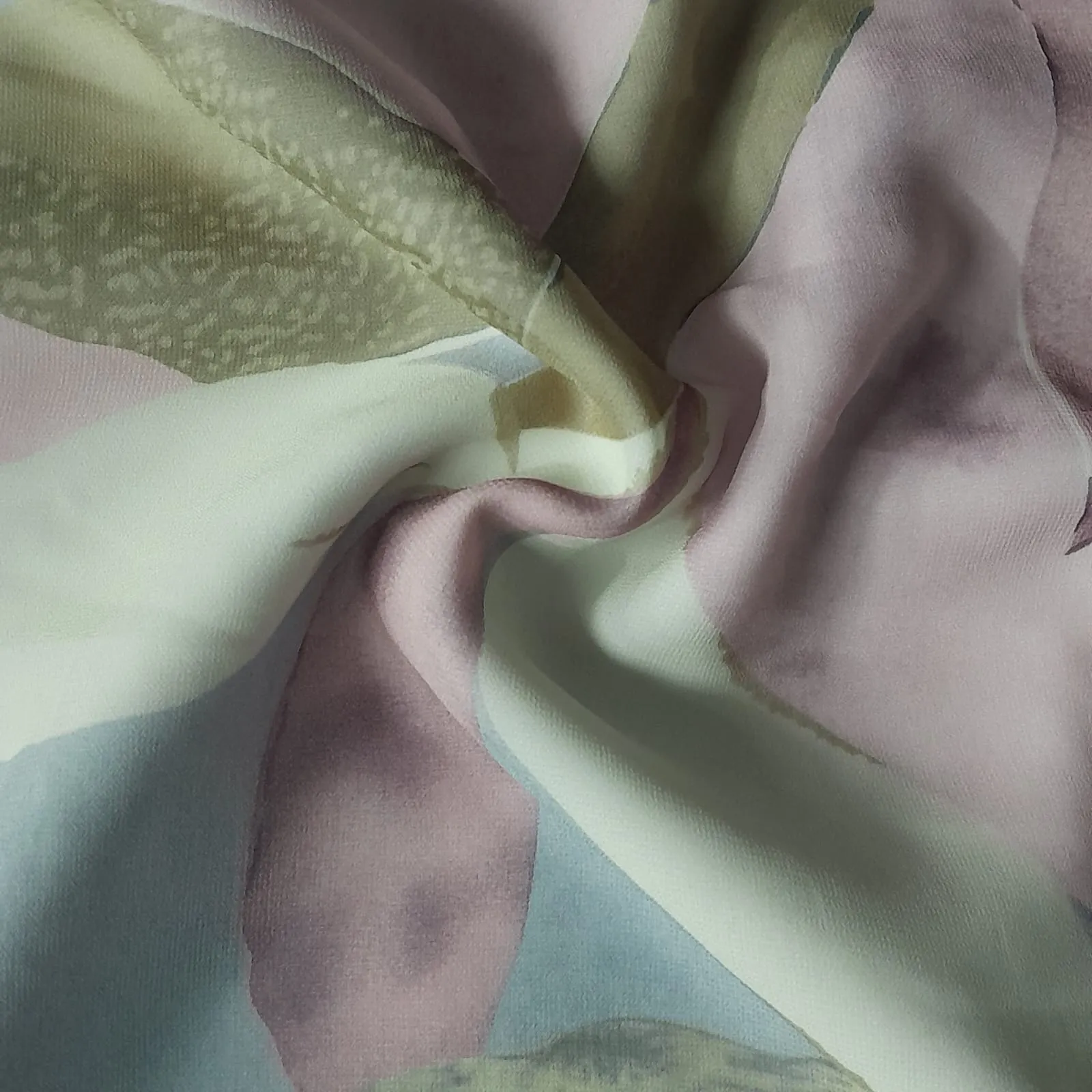 Digital Printed Floral Chiffon Fabric 150 cm
