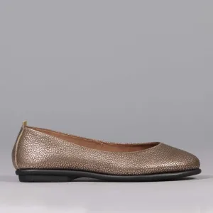 Flat Pump in Lead Metallic - 12546