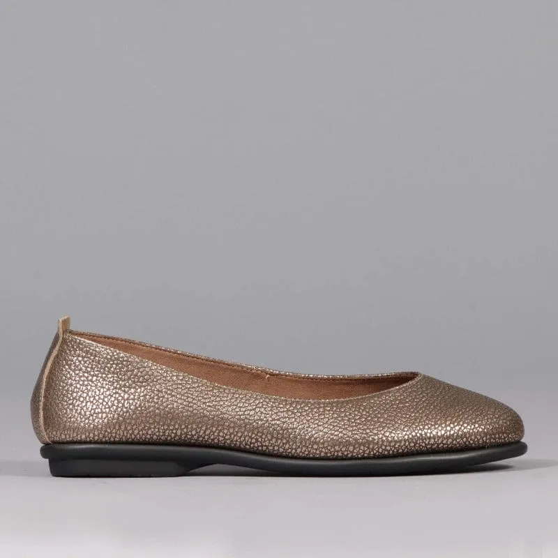 Flat Pump in Lead Metallic - 12546