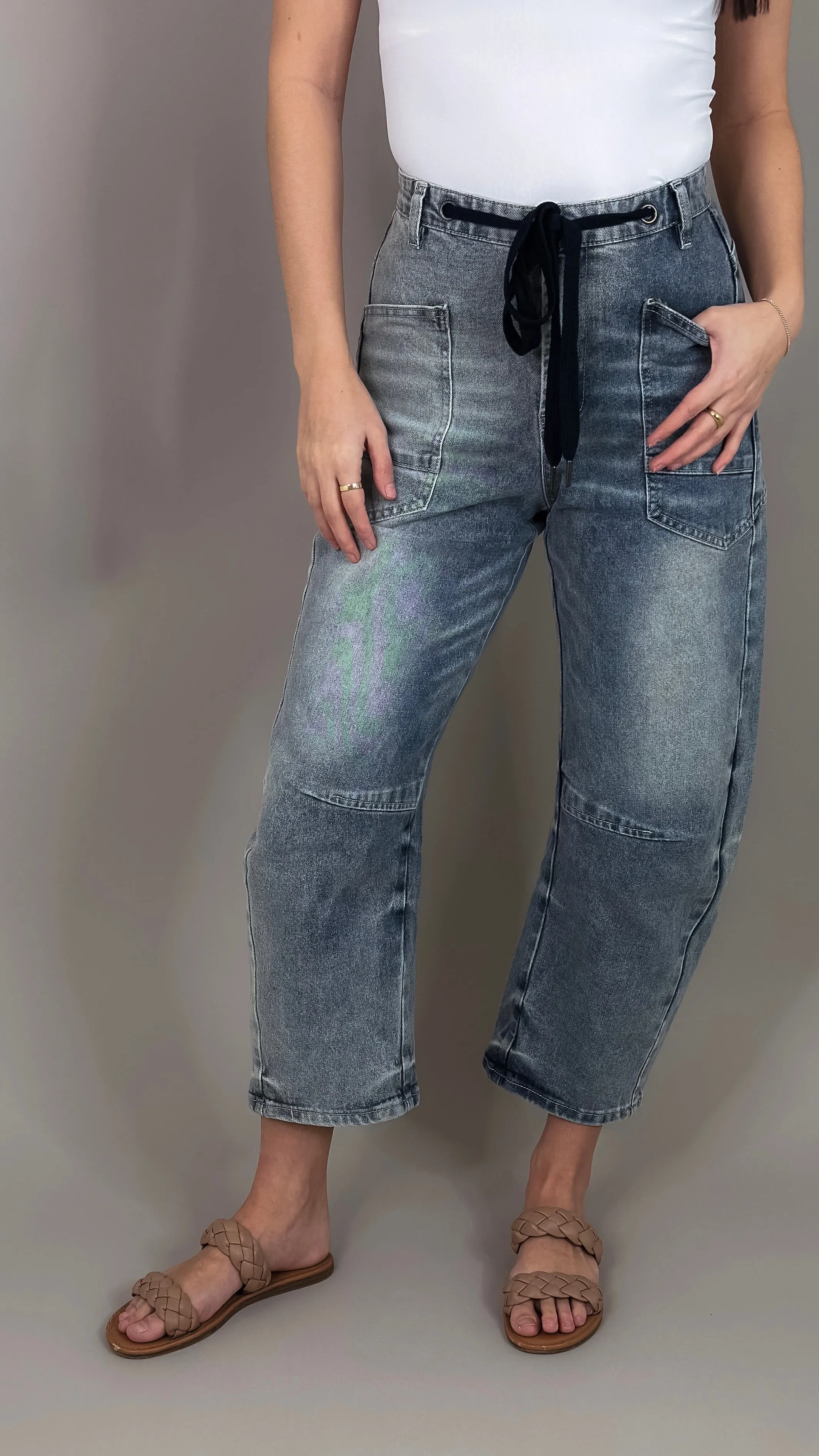 Indifferent Barrel Jeans