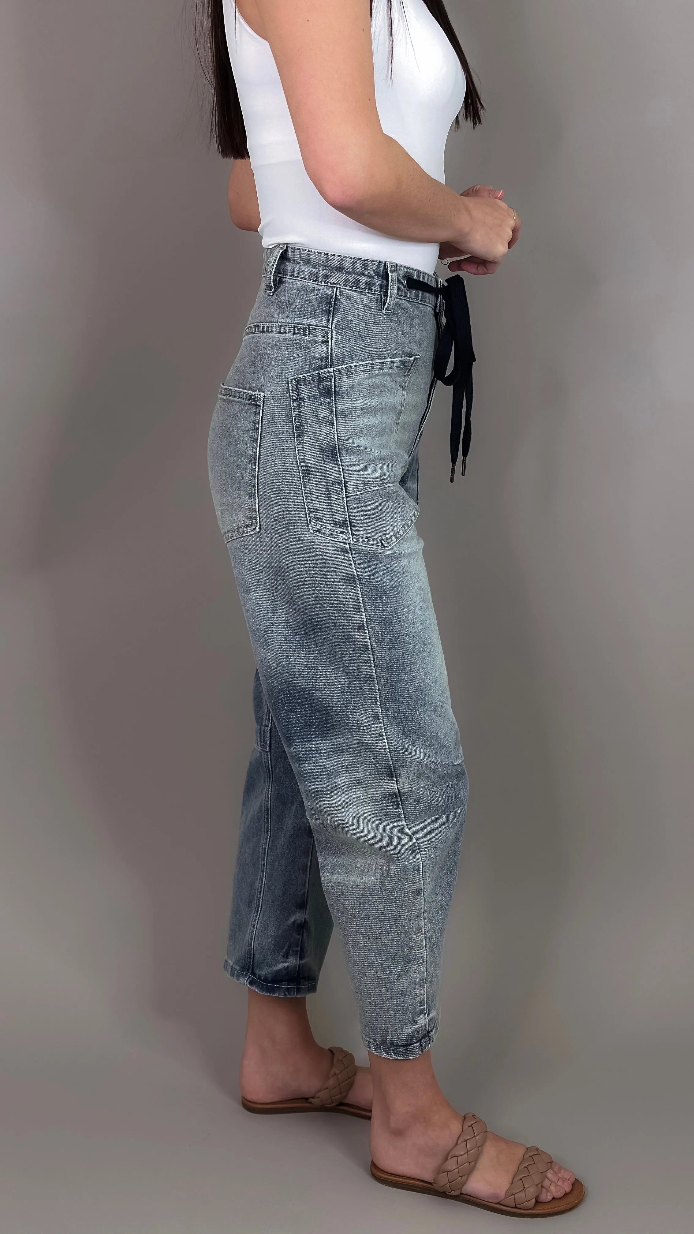Indifferent Barrel Jeans
