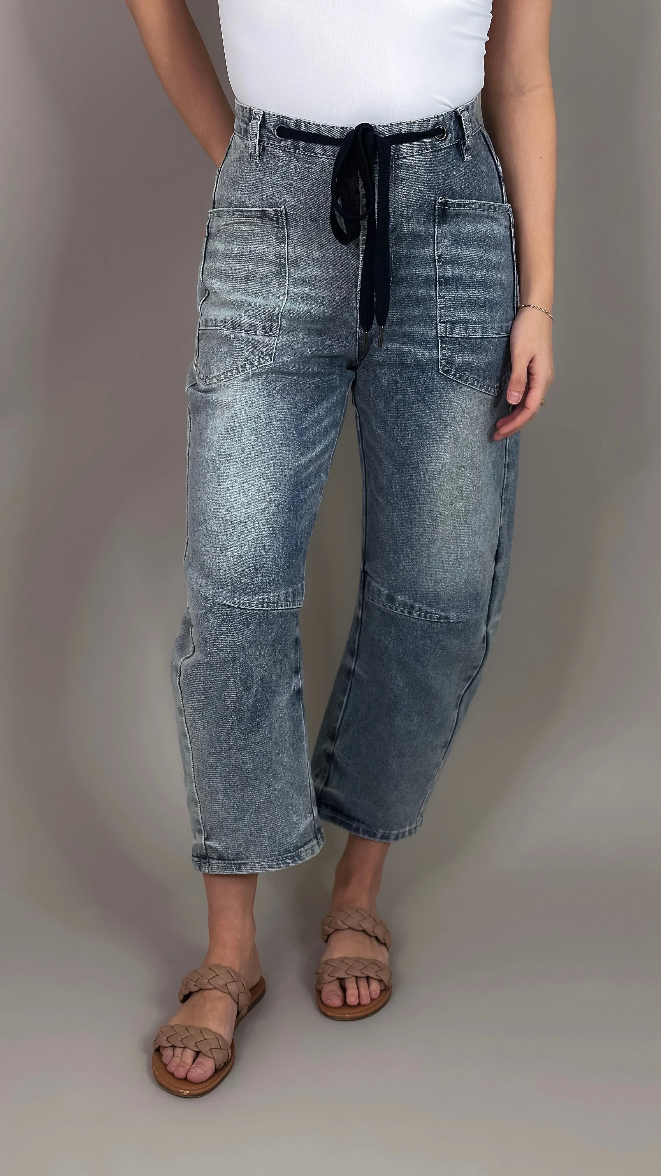 Indifferent Barrel Jeans