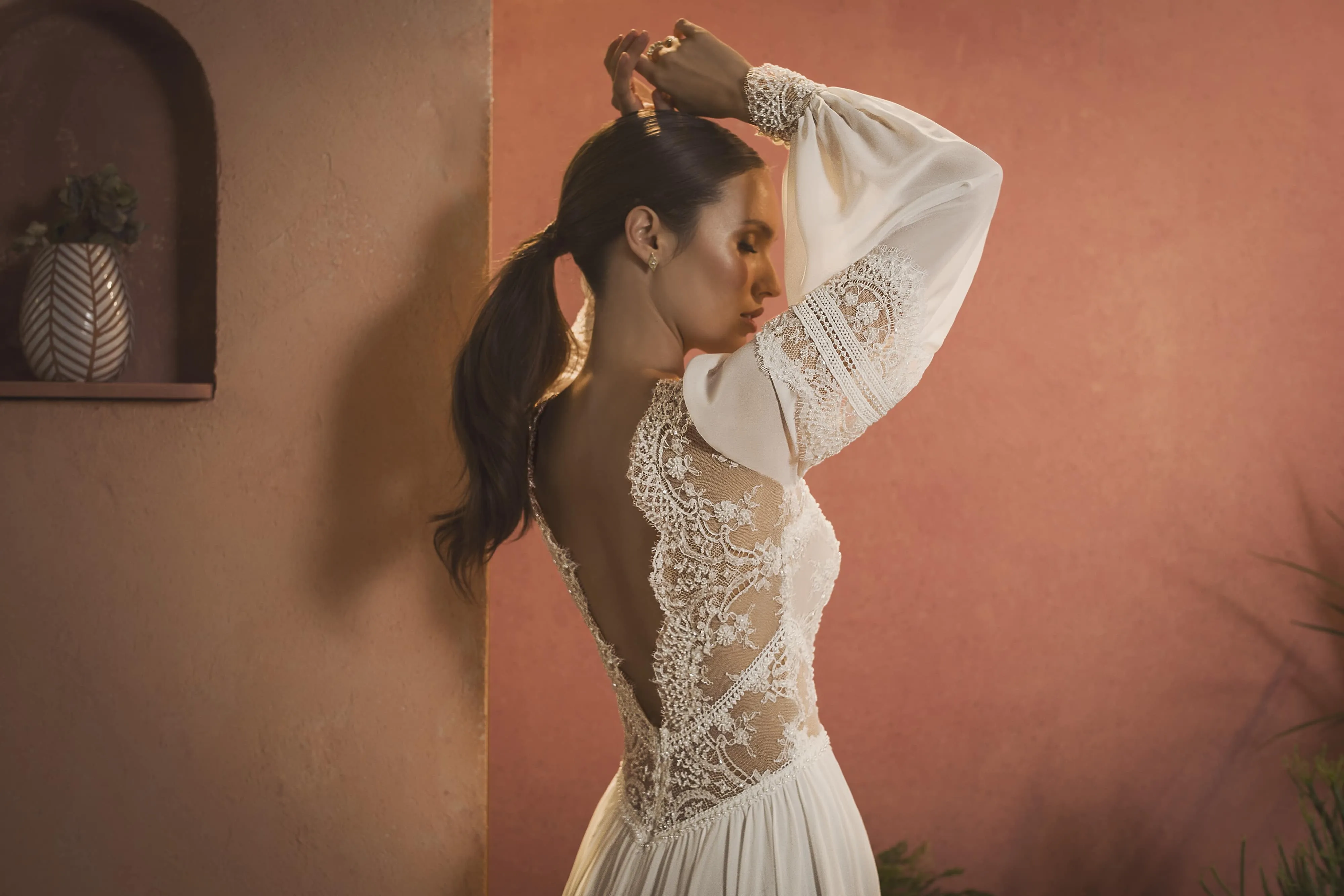 Long Sleeve Bohemian Backless V Neck Lace Appliqued Chiffon Wedding Dress