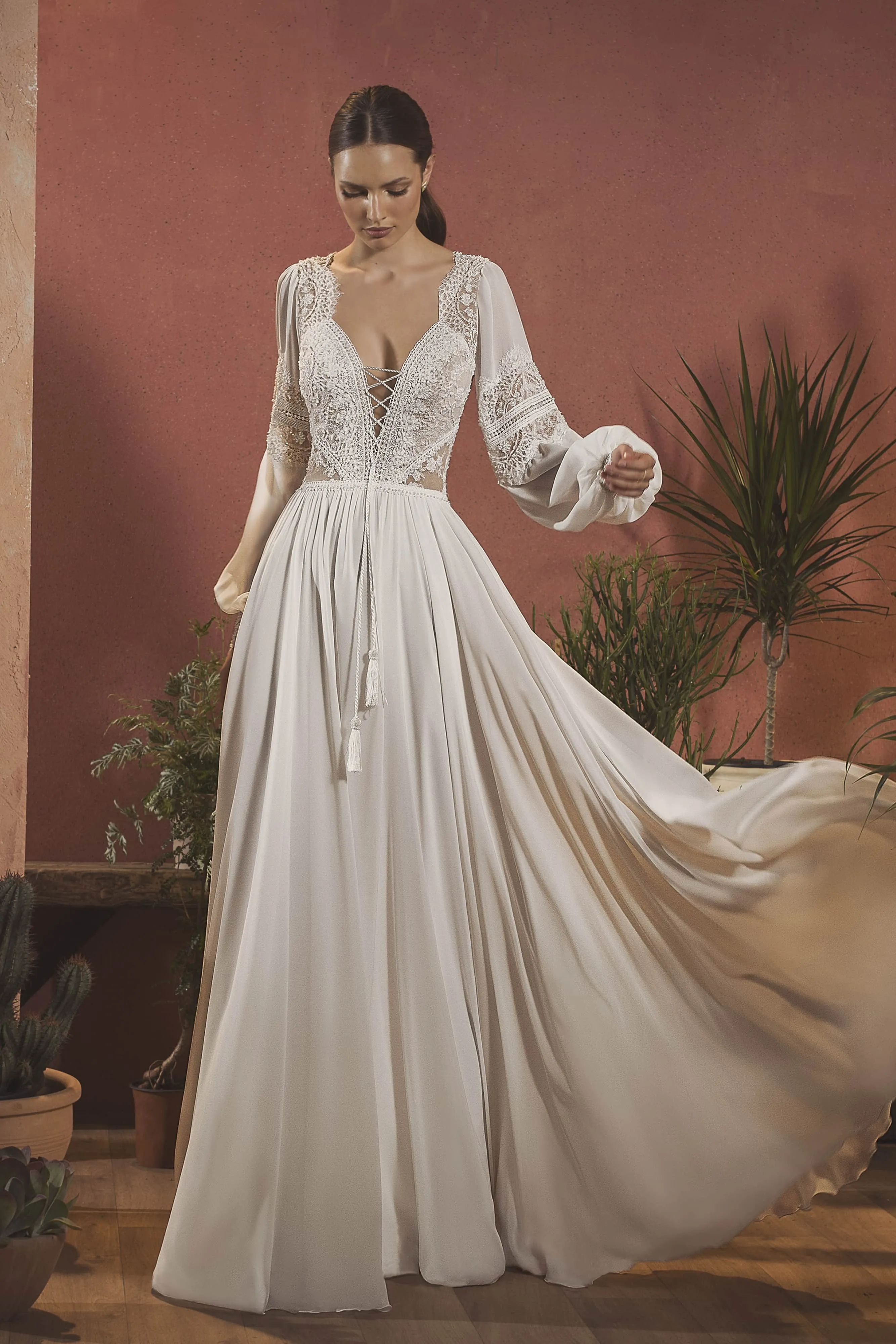 Long Sleeve Bohemian Backless V Neck Lace Appliqued Chiffon Wedding Dress