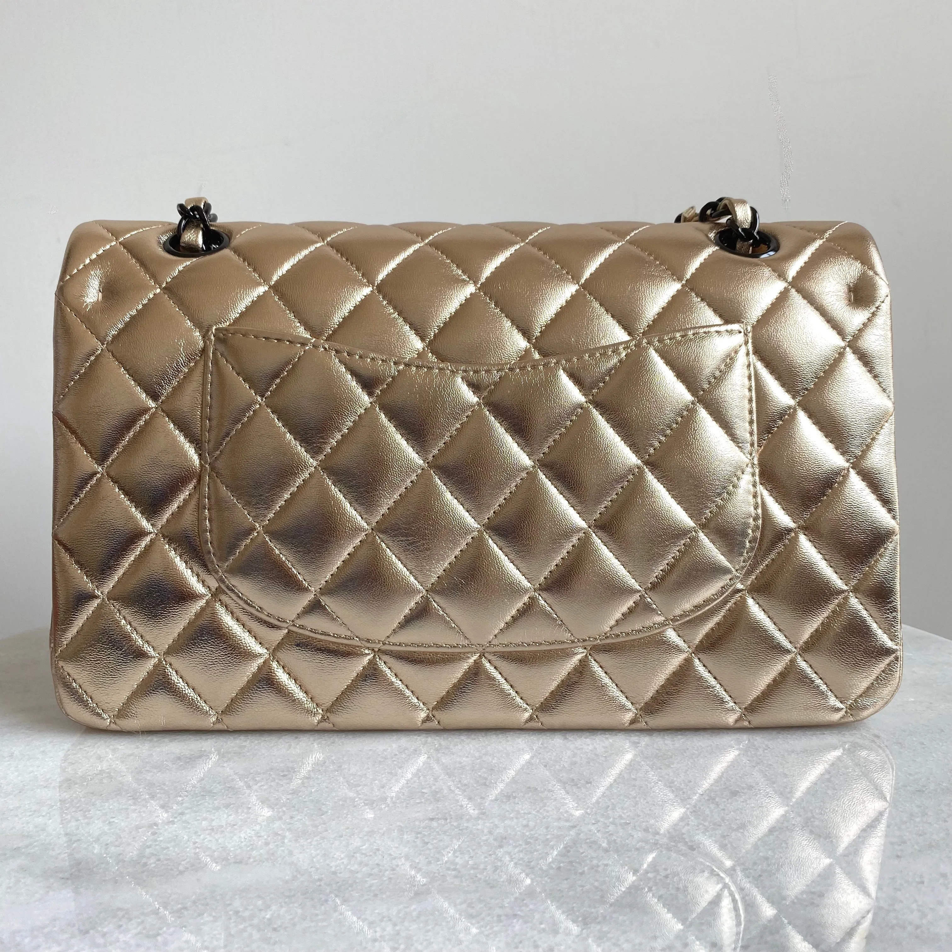 Medium Classic Double Flap Bag in 21S Metallic Gold Lambskin