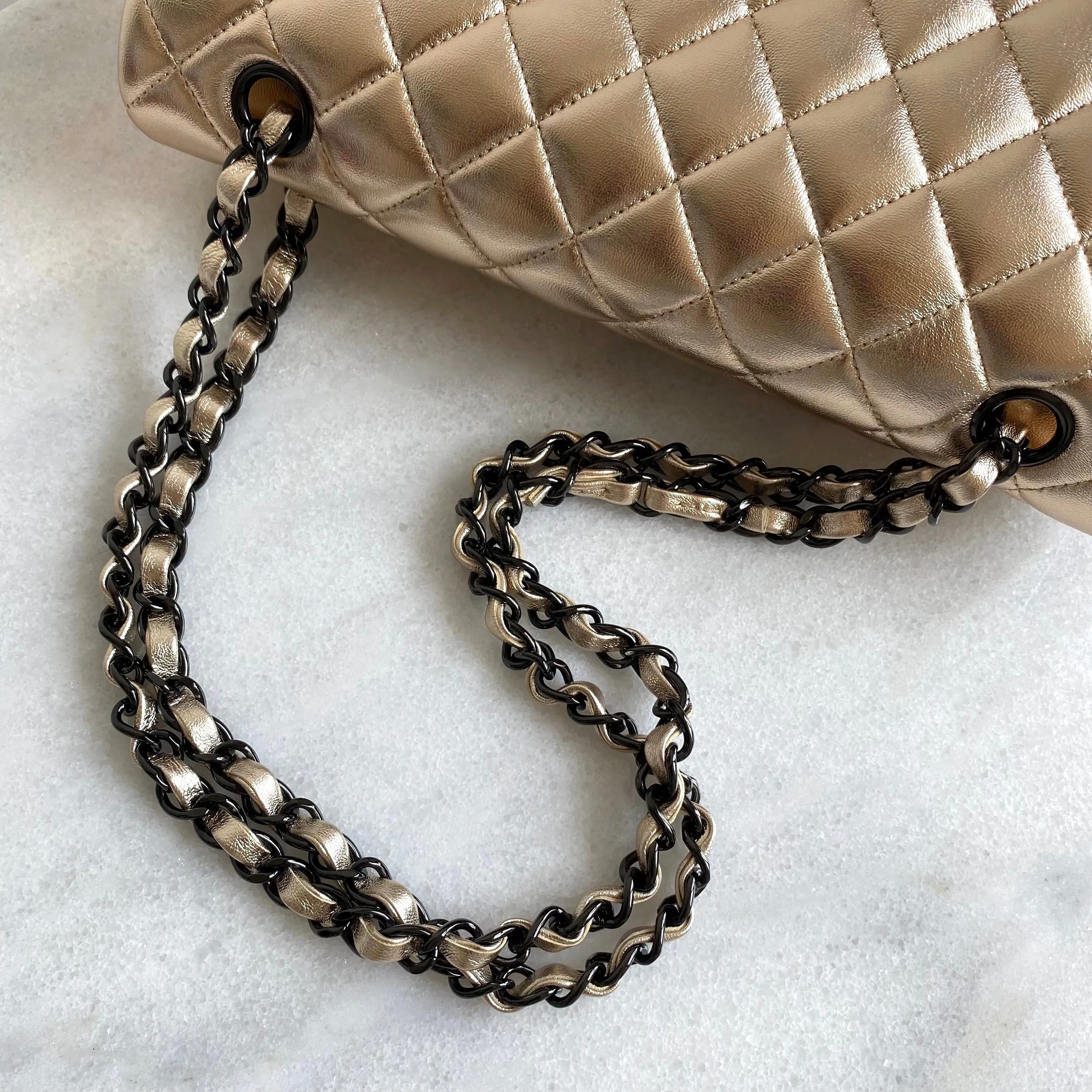 Medium Classic Double Flap Bag in 21S Metallic Gold Lambskin