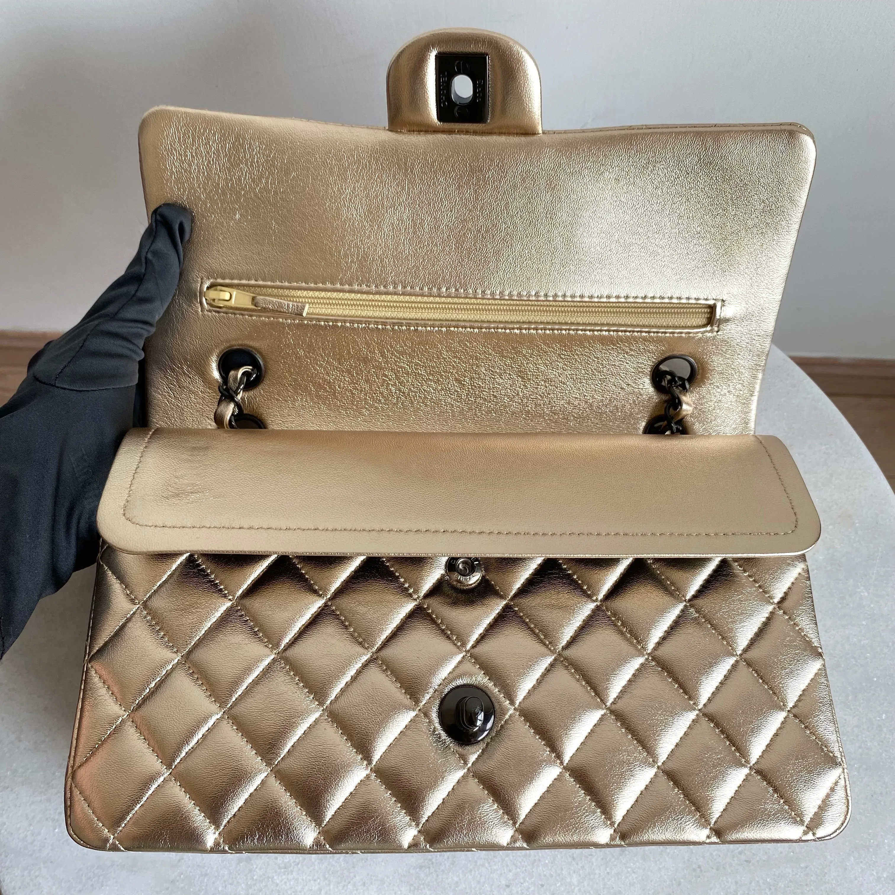 Medium Classic Double Flap Bag in 21S Metallic Gold Lambskin