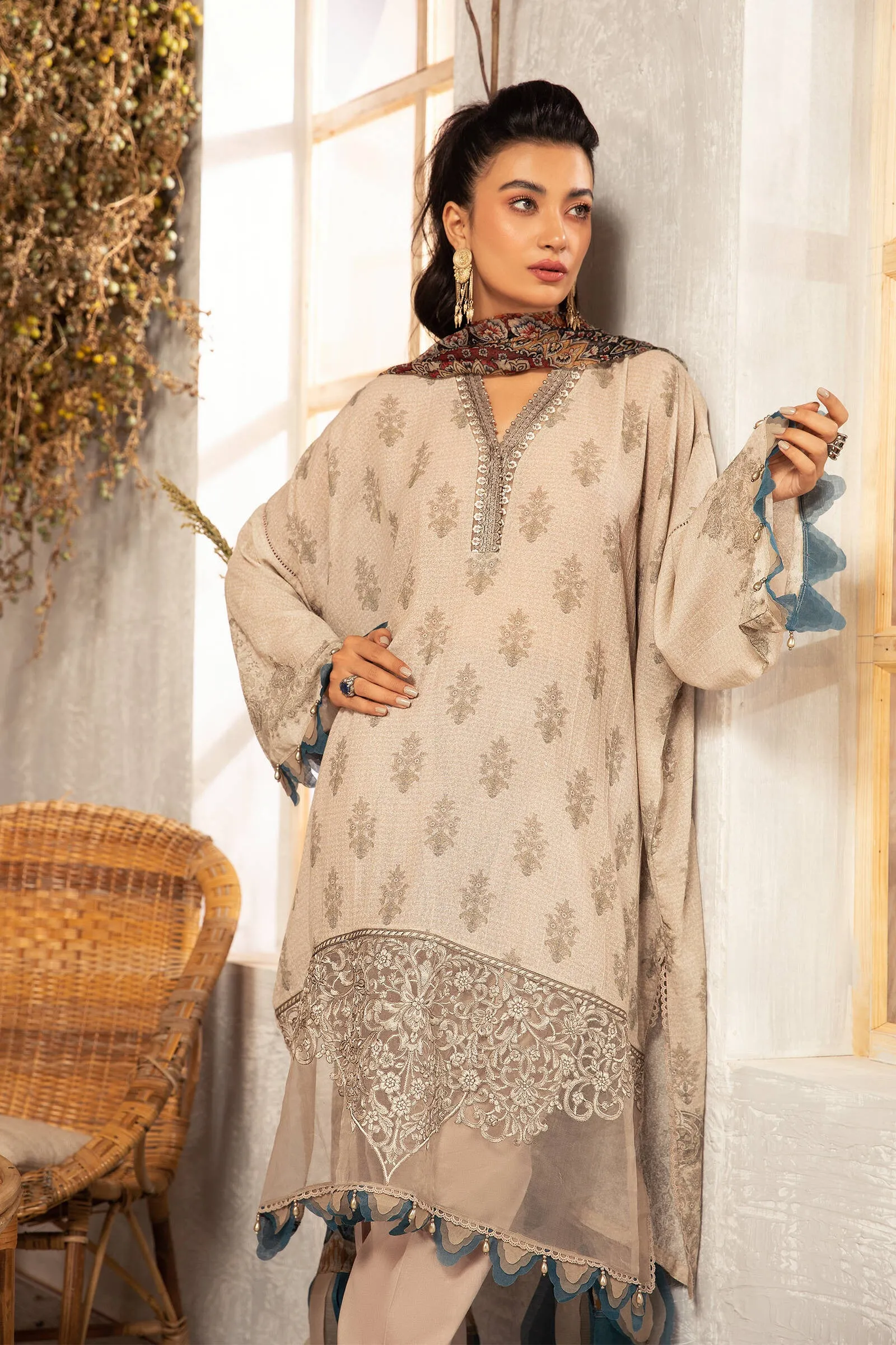 MPT 1212 B | Maria B MPrints Winter Collection 2021 | Unstitched Embroidered Karandi Suits