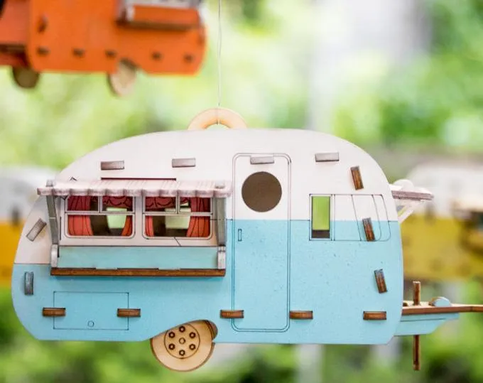 Puzzle - Vintage Camper Bird House