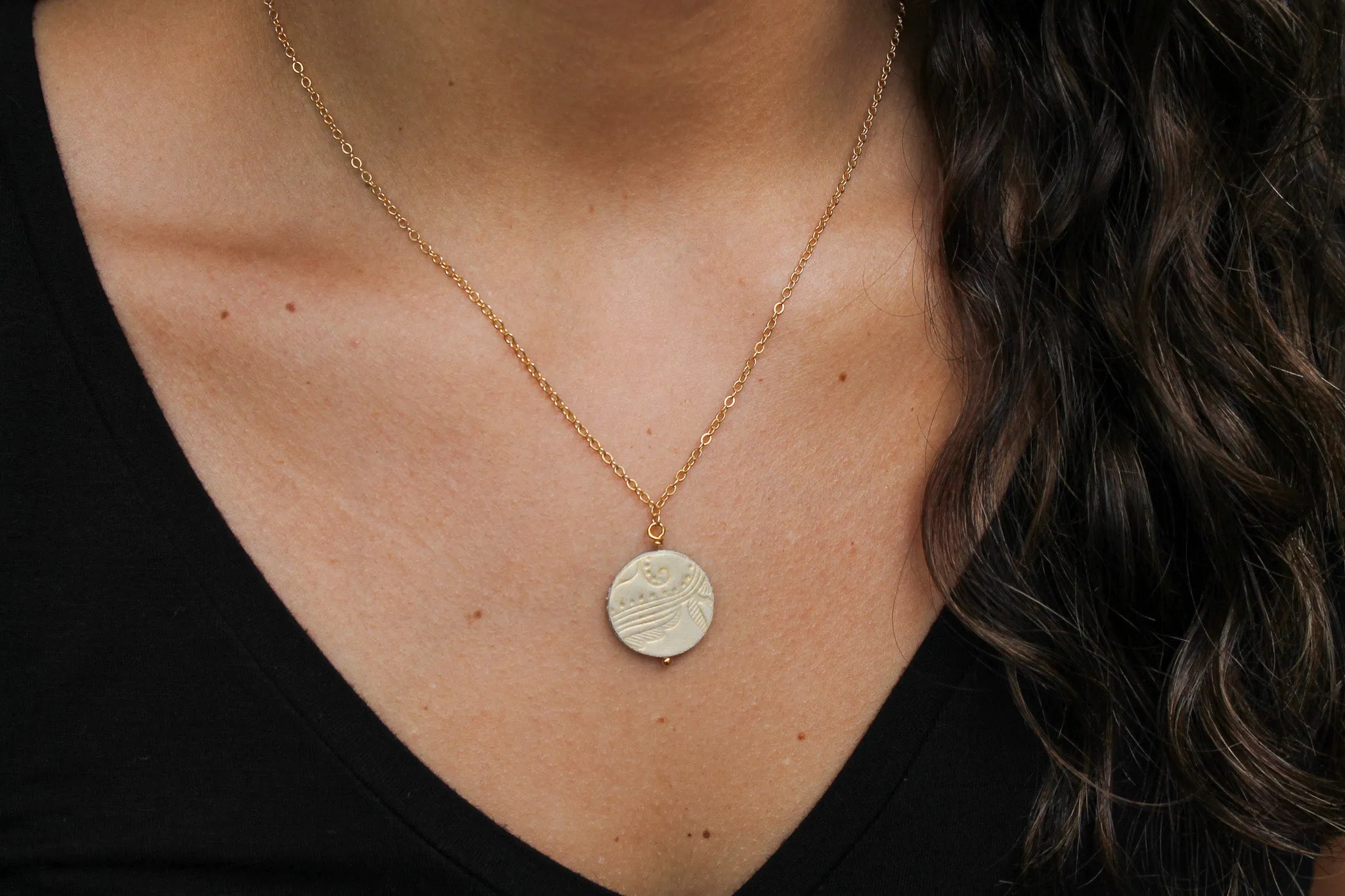 Single Disc Necklace / Golden Elemental