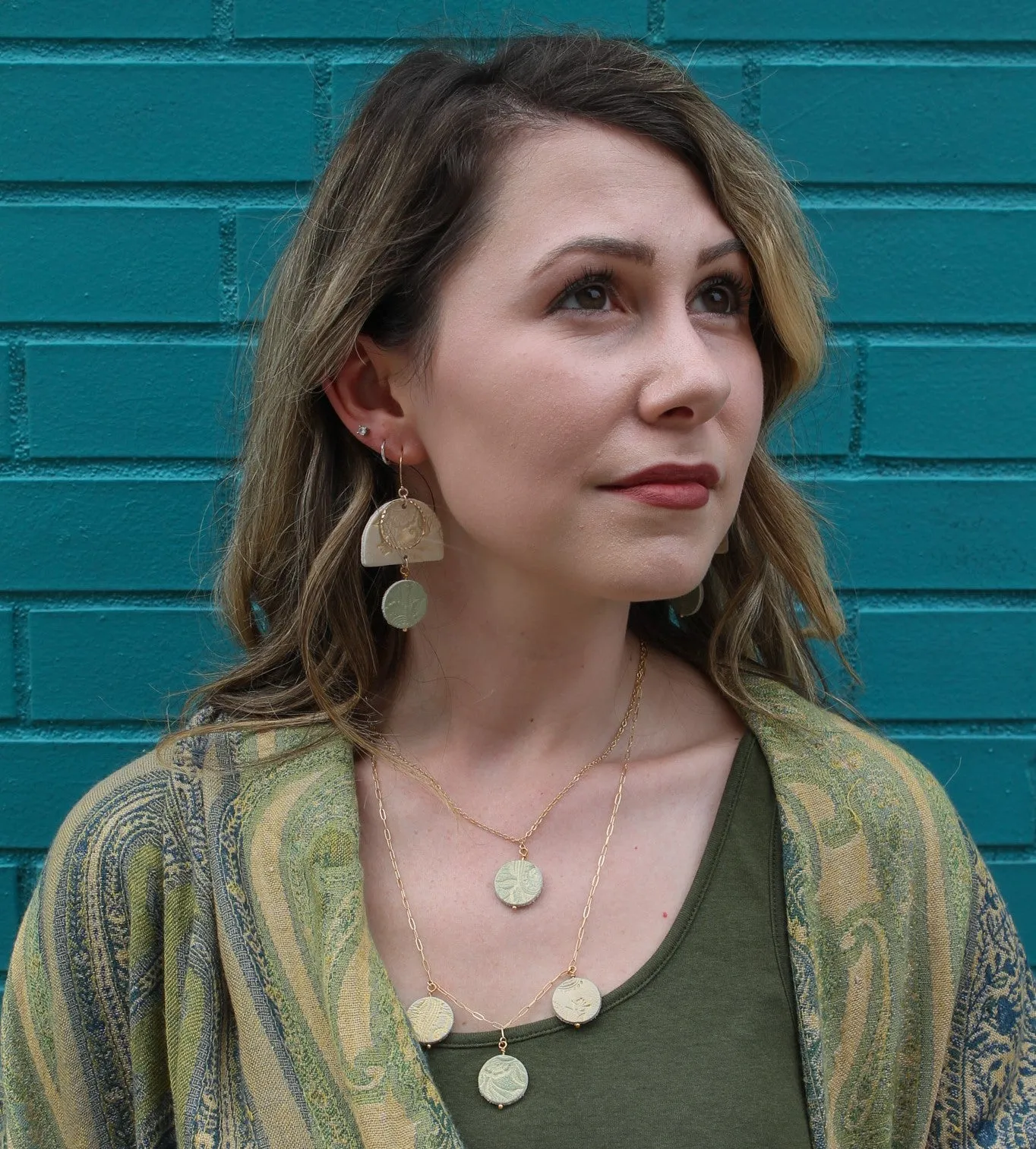 Single Disc Necklace / Golden Elemental