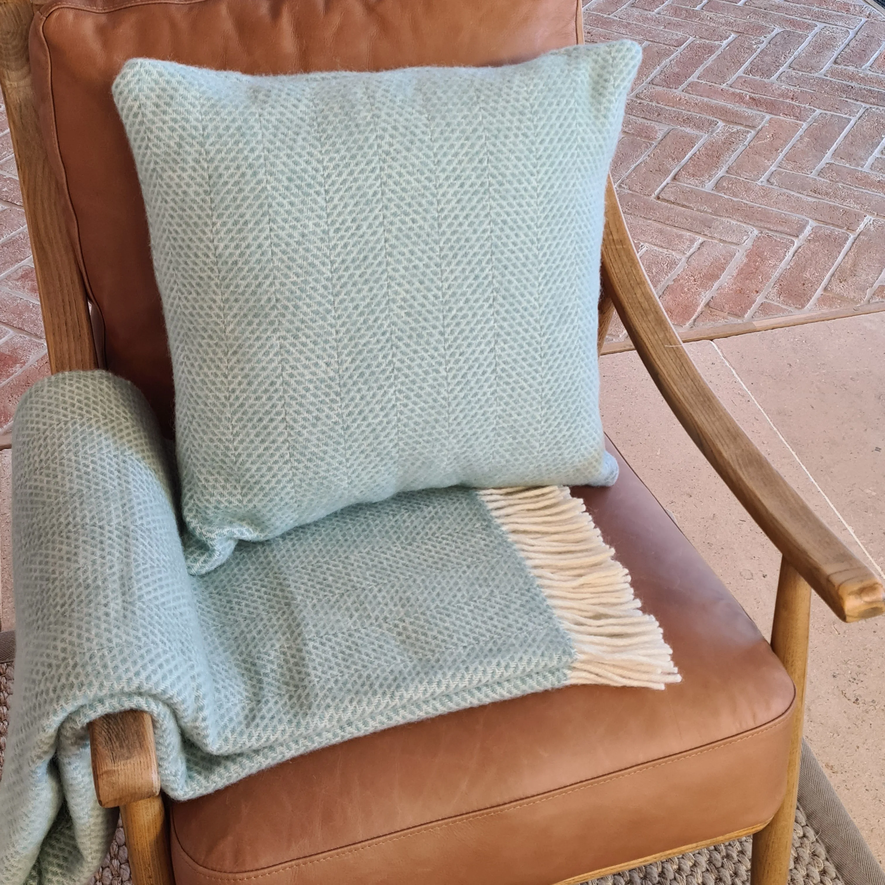 Tweedmill Beehive Wool Throw - Ocean